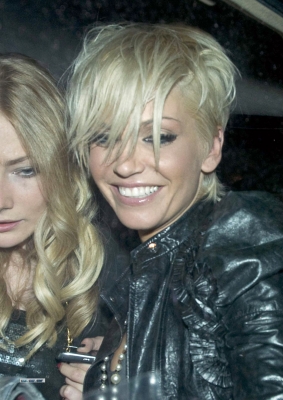 Sarah_Harding_leaving_Mahiki_300709_20.jpg