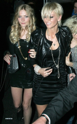 Sarah_Harding_leaving_Mahiki_300709_47.jpg