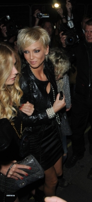 Sarah_Harding_leaving_Mahiki_300709_54.jpg