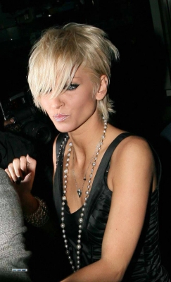 Sarah_Harding_leaving_Mahiki_300709_66.jpg