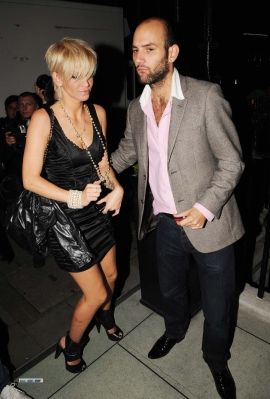 Sarah_Harding_leaving_Mahiki_300709_74.jpg