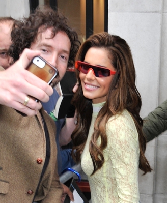 Leaving_BBC_Radio_2_studios_in_London2C_UK_15_06_19_285529.jpg