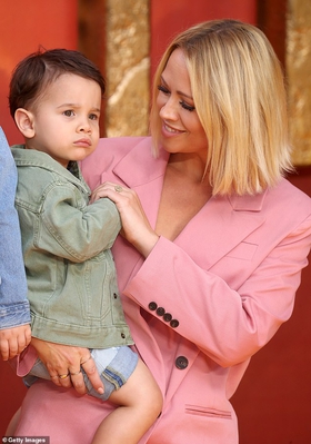 Kimberley_Walsh_attend_The_Lion_King_European_Premiere_at_Leicester_Square_14_07_19_282029.jpg