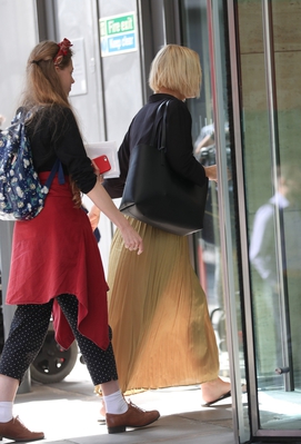 Kimberley_Walsh_arrives_at_Build_Series_London_to_discuss_new_West_End_show__Big__01_08_19_282529.jpg