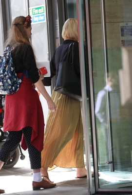 Kimberley_Walsh_arrives_at_Build_Series_London_to_discuss_new_West_End_show__Big__01_08_19_282629.jpg
