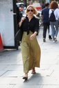 Kimberley_Walsh_arrives_at_Build_Series_London_to_discuss_new_West_End_show__Big__01_08_19_282729.jpg