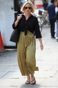 Kimberley_Walsh_arrives_at_Build_Series_London_to_discuss_new_West_End_show__Big__01_08_19_285829.jpg