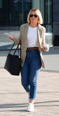 Kimberley_Walsh_at_BBC_Breakfast_at_Media_City_in_Manchester_23_08_19_281429.jpg