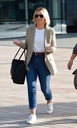 Имя файла=Kimberley_Walsh_at_BBC_Breakfast_at_Media_City_in_Manchester_23_08_19_281729.jpg
Размер файла=3044КБ
Размеры=2107x3500
Дата=Сент 07, 2019 Kimberley_Walsh_at_BBC_Breakfast_at_Media_City_in_Manchester_23_08_19_281729.jpg