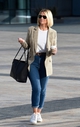 Имя файла=Kimberley_Walsh_at_BBC_Breakfast_at_Media_City_in_Manchester_23_08_19_282529.jpg
Размер файла=2820КБ
Размеры=2206x3500
Дата=Сент 07, 2019 Kimberley_Walsh_at_BBC_Breakfast_at_Media_City_in_Manchester_23_08_19_282529.jpg