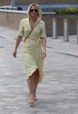 Kimberley_Walsh_shows_stunning_figure_in_printed_dress_while_she_exits_Sunday_Brunch_TV_studios_in_London_01_09_19_281129.jpg