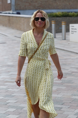 Kimberley_Walsh_shows_stunning_figure_in_printed_dress_while_she_exits_Sunday_Brunch_TV_studios_in_London_01_09_19_282429.jpg