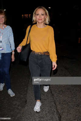 Kimberley_Walsh_seen_leaving_the_Dominion_theatre_after_performing_in_Big_the_Musical_04_10_19_28429.jpg