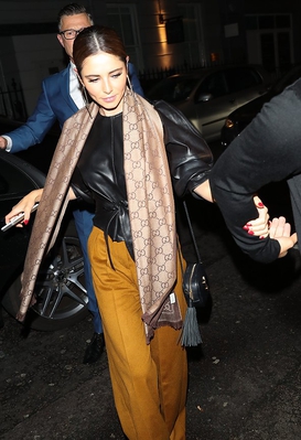 Arriving___leaving_the_Bagatelle_restaurant_in_London2C_UK_22_11_19_281429.jpg