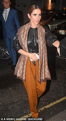 Arriving___leaving_the_Bagatelle_restaurant_in_London2C_UK_22_11_19_28729.jpg