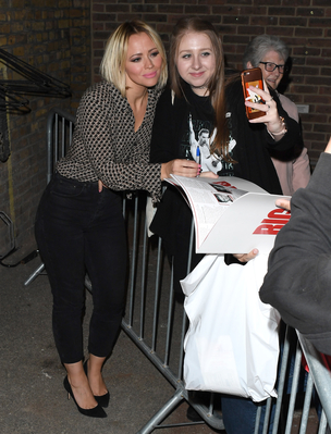 Kimberley_Walsh_seen_leaving_the_Dominion_theatre_10_09_19_283929.jpg