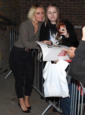 Kimberley_Walsh_seen_leaving_the_Dominion_theatre_10_09_19_284029.jpg