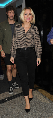 Kimberley_Walsh_seen_leaving_the_Dominion_theatre_10_09_19_285329.jpg