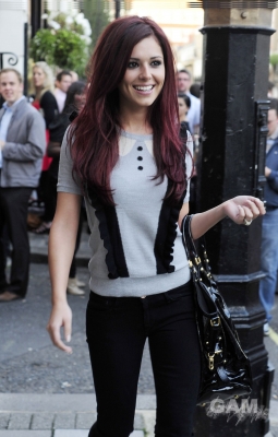 Cheryl_Cole_leaves_The_Punch_Bowl_in_London_70809_4.jpg