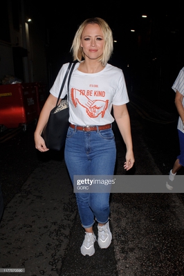 Kimberley_Walsh_seen_leaving_the_Dominion_theatre_after_performing_in_Big_the_Musical_27_09_19_28129.jpg