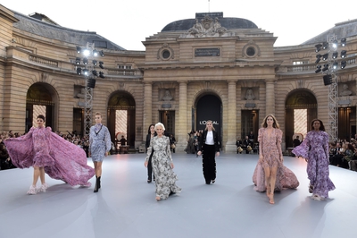 L_Oreal_Paris__PFW_fashion_show_at_the_Paris_Mint_in_Paris2C_France_28_09_19_2810829.jpg