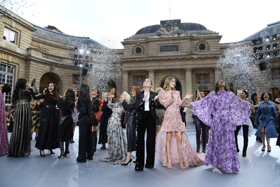 L_Oreal_Paris__PFW_fashion_show_at_the_Paris_Mint_in_Paris2C_France_28_09_19_2811129.jpg