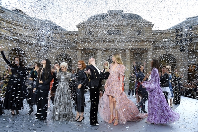 L_Oreal_Paris__PFW_fashion_show_at_the_Paris_Mint_in_Paris2C_France_28_09_19_2811329.jpg