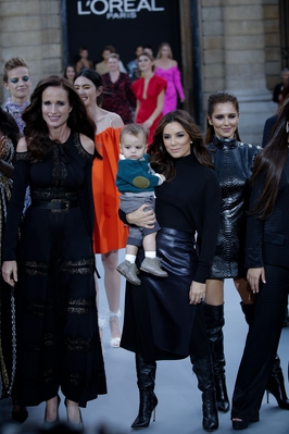 L_Oreal_Paris__PFW_fashion_show_at_the_Paris_Mint_in_Paris2C_France_28_09_19_2817829.jpg