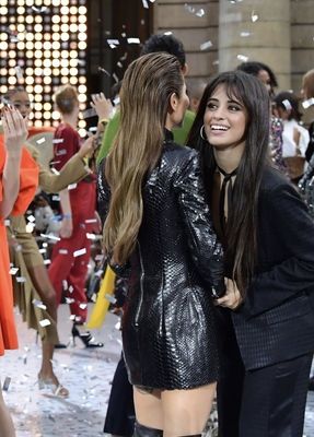 L_Oreal_Paris__PFW_fashion_show_at_the_Paris_Mint_in_Paris2C_France_28_09_19_282629.jpg