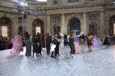 L_Oreal_Paris__PFW_fashion_show_at_the_Paris_Mint_in_Paris2C_France_28_09_19_287729.jpg