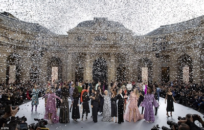L_Oreal_Paris__PFW_fashion_show_at_the_Paris_Mint_in_Paris2C_France_28_09_19_289029.jpg