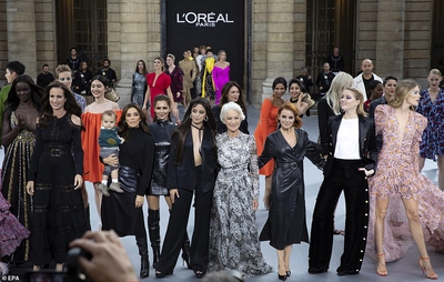 L_Oreal_Paris__PFW_fashion_show_at_the_Paris_Mint_in_Paris2C_France_28_09_19_289329.jpg