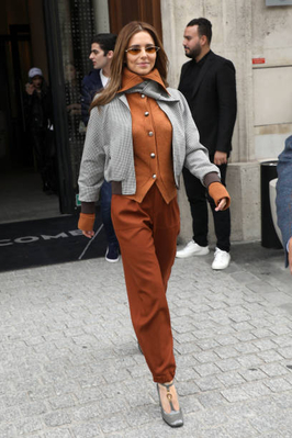 Leaving_her_hotel_in_Paris2C_France_28_09_19_281029.jpg