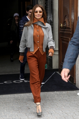 Leaving_her_hotel_in_Paris2C_France_28_09_19_282129.jpg