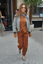 Имя файла=Leaving_her_hotel_in_Paris2C_France_28_09_19_283129.jpg
Размер файла=3697КБ
Размеры=1837x2721
Дата=Дек 07, 2019 Leaving_her_hotel_in_Paris2C_France_28_09_19_283129.jpg