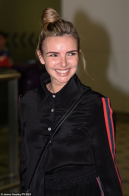 Nadine_Coyle_Brisbane_Airport_in_Australia_12_11_19_28529.jpg