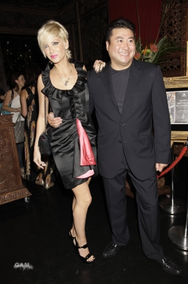 Nicola_and_Sarah_inside_Gilgamesh_060809_7.jpg