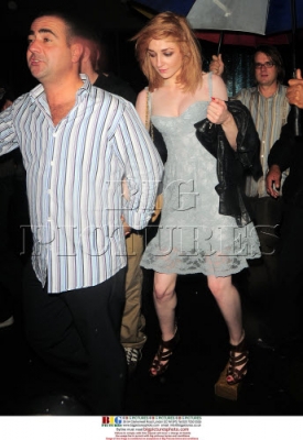 Nicola_Roberts_leaving_Gilgamesh_3rd_Birthday_Party_60809_88.jpg