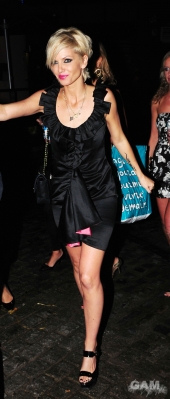 Sarah_Harding_leaving_Gilgamesh_restaurant_60809_17.jpg