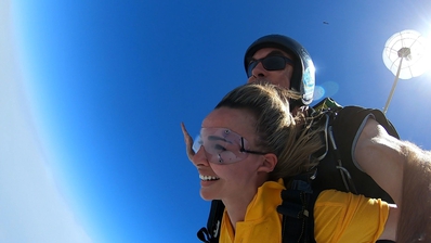 Episode_1_Stills_-_Skydive_17_11_19_281029.jpg