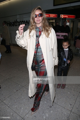 Nadine_Coyle_arrives_back_at_Heathrow_Airport_after_the_2019_series_of_I_m_A_Celebrity_Get_Me_Out_Of_Here_11_12_19_283229.jpg