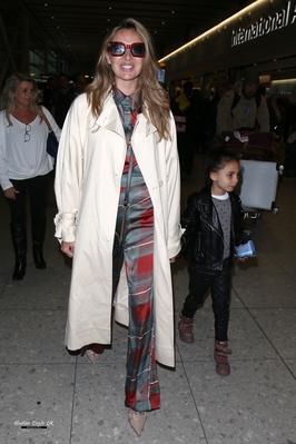 Nadine_Coyle_arrives_back_at_Heathrow_Airport_after_the_2019_series_of_I_m_A_Celebrity_____Get_Me_Out_Of_Here_11_12_19_281429.jpg