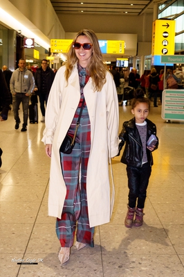 Nadine_Coyle_arrives_back_at_Heathrow_Airport_after_the_2019_series_of_I_m_A_Celebrity_____Get_Me_Out_Of_Here_11_12_19_282229.jpg