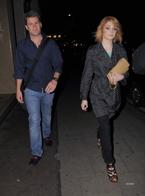 Nicola_Roberts_and_Charlie_outside_Mayfair_hotel_100809_1.jpg