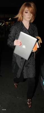 Nicola_Roberts_and_Charlie_outside_Mayfair_hotel_100809_101.jpg