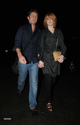 Nicola_Roberts_and_Charlie_outside_Mayfair_hotel_100809_105.jpg