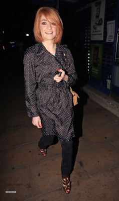 Nicola_Roberts_and_Charlie_outside_Mayfair_hotel_100809_109.jpg