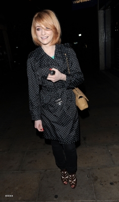Nicola_Roberts_and_Charlie_outside_Mayfair_hotel_100809_14.jpg