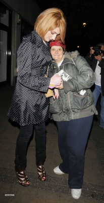 Nicola_Roberts_and_Charlie_outside_Mayfair_hotel_100809_158.jpg
