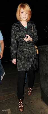 Nicola_Roberts_and_Charlie_outside_Mayfair_hotel_100809_159.jpg